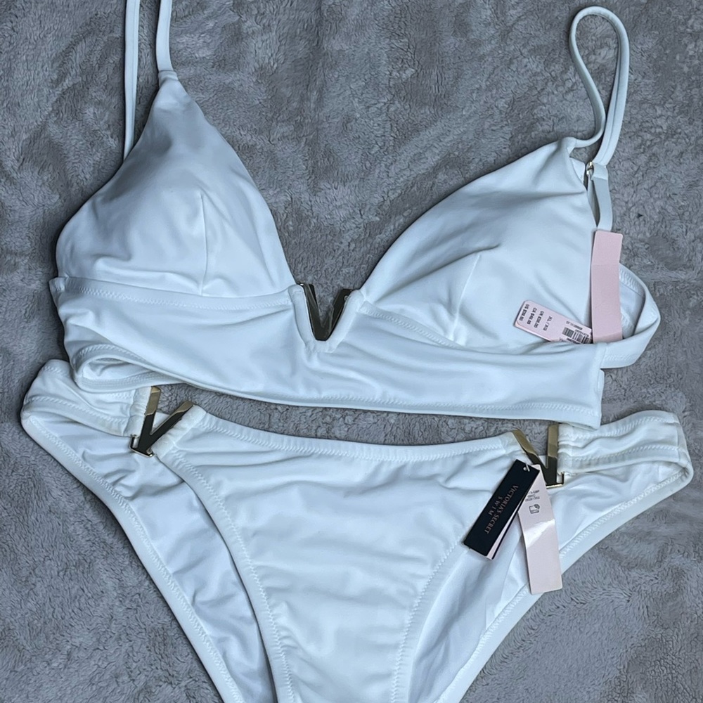 Victoria’s Secret White Bathing Suit Set